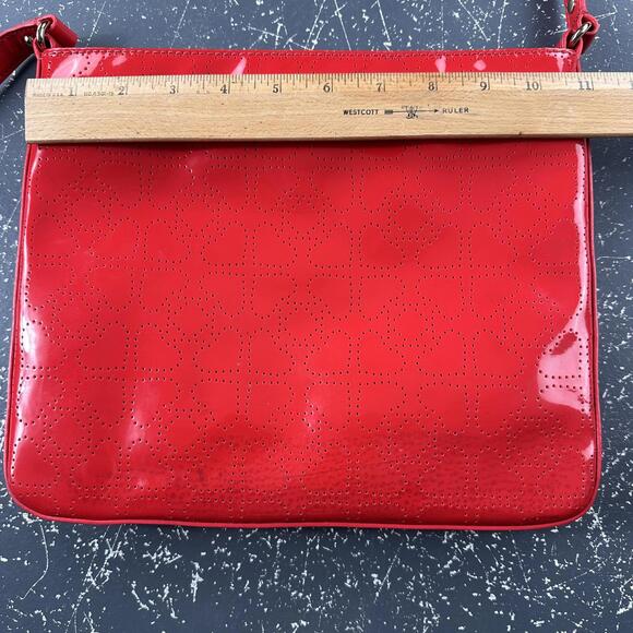 Kate Spade Darby Metro Slim Swing Crossbody Bag Perforated Heart EUC Clean Nice - Picture 5 of 12